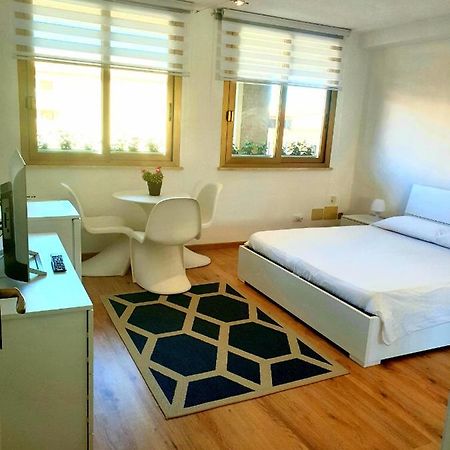 Central City Rooms Олбия Екстериор снимка