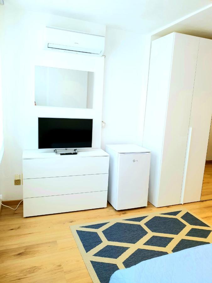 Central City Rooms Олбия Екстериор снимка