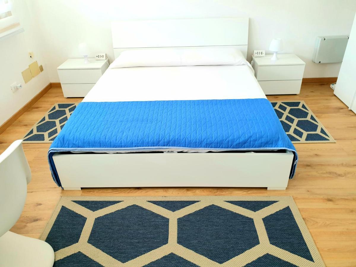 Central City Rooms Олбия Екстериор снимка