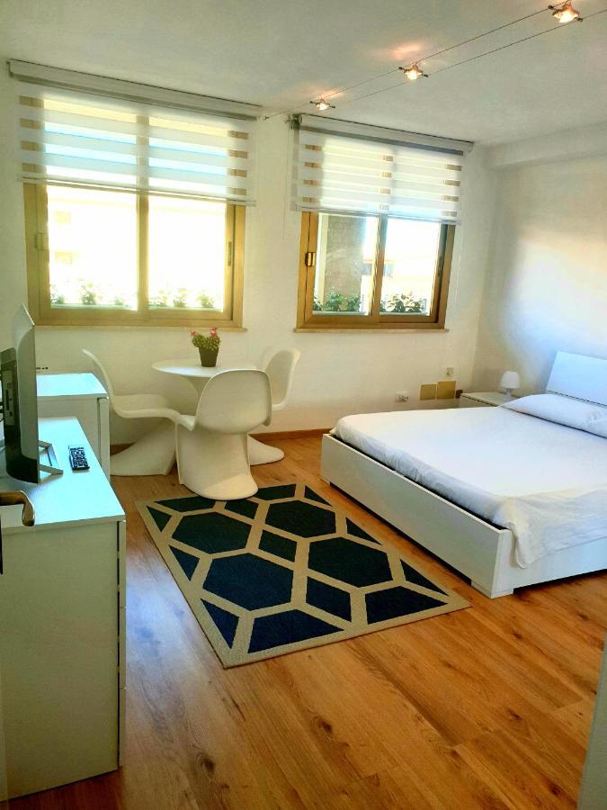 Central City Rooms Олбия Екстериор снимка