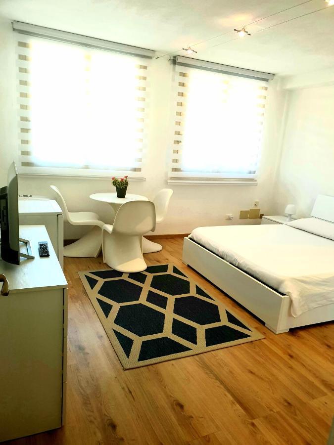 Central City Rooms Олбия Екстериор снимка